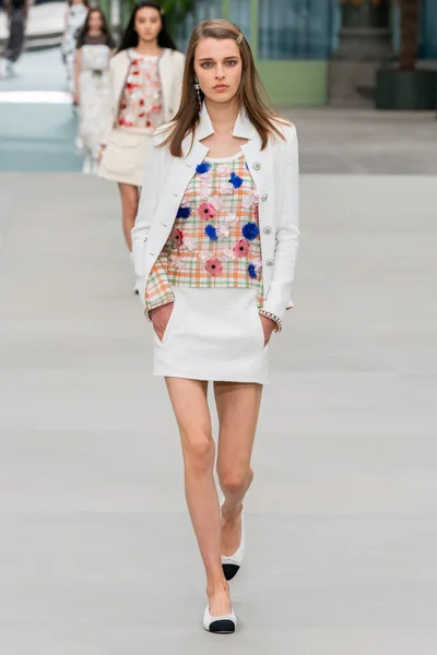 Look 72
